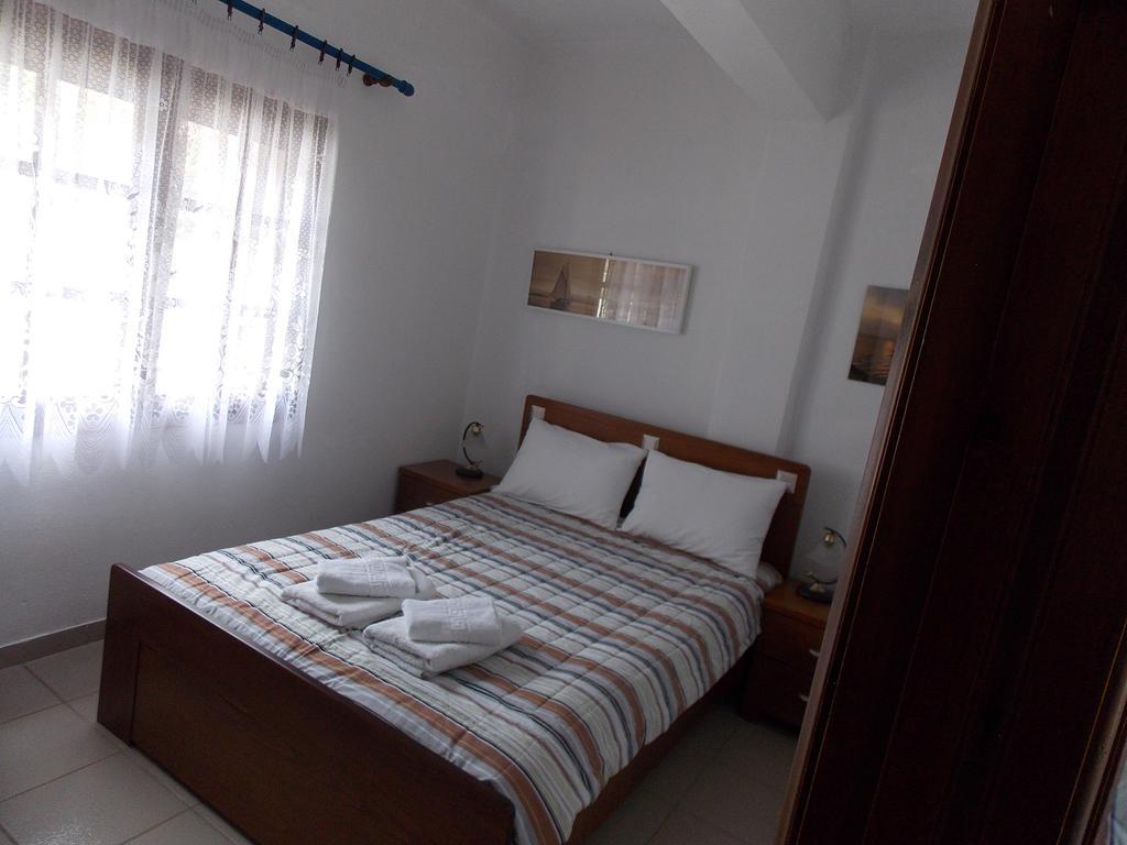 Appartement Helios Land à Neos Marmaras Extérieur photo